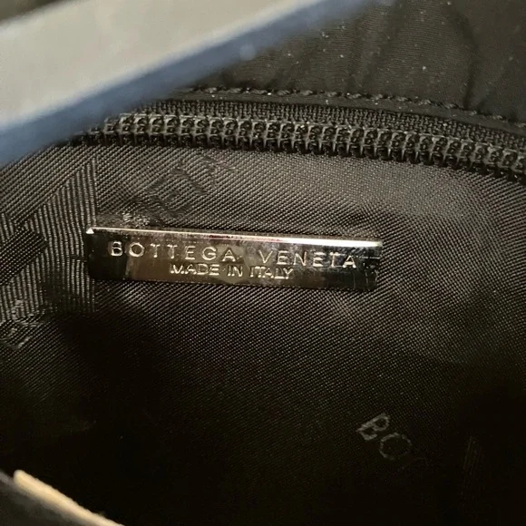 BOTEGA VANETTA nylon handbag.  Black.  6”x13”. Zip closure. Care card. - Picture 4 of 10